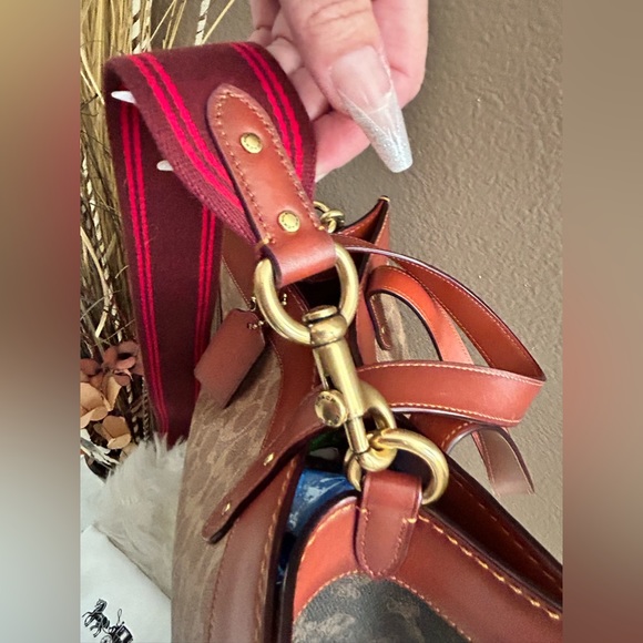 Authentic Coach Tote W/ removable stylish strap & Dust Bag!! - Picture 6 of 13